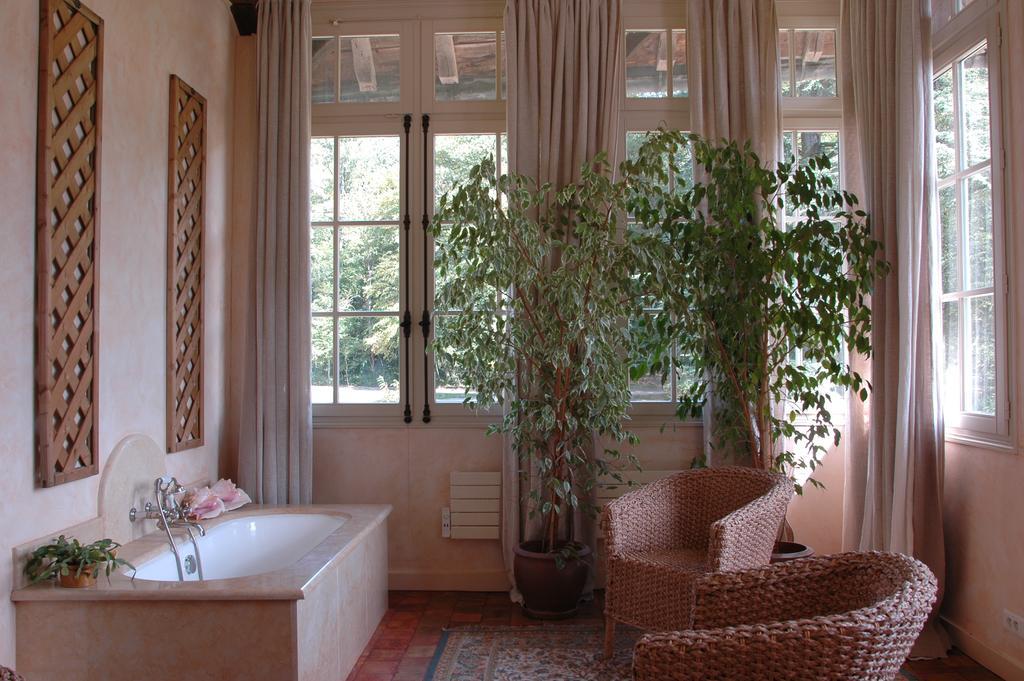 Chateau De La Verrerie Hotel Aubigny-sur-Nere Room photo